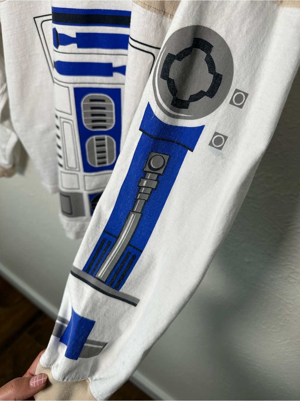 Disney Parks Star Wars R2-D2 Spirit Jersey Unisex Small Droid Graphic Long - Picture 5 of 7